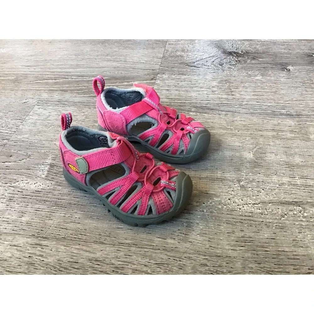 Keen Whisper Baby Girls Size 5 Slip On Water Shoes Sandals 1019213